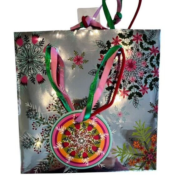 Christmas Gift Bags New LOT 27 Various Sizes  and Designs NWT - Picture 7 of 7